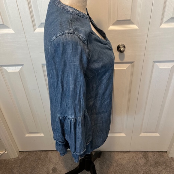 Gap size XS denim top - Picture 7 of 8